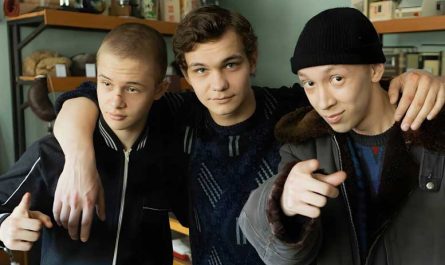 "Слово пацана": Знаменитости и политики высказались о возможном запрете
