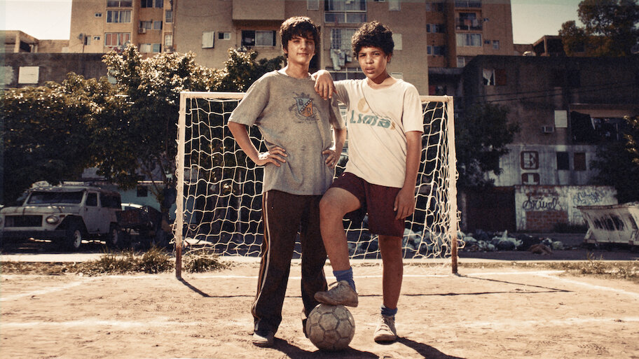 15 лучших сериалов о футболе и футболистах