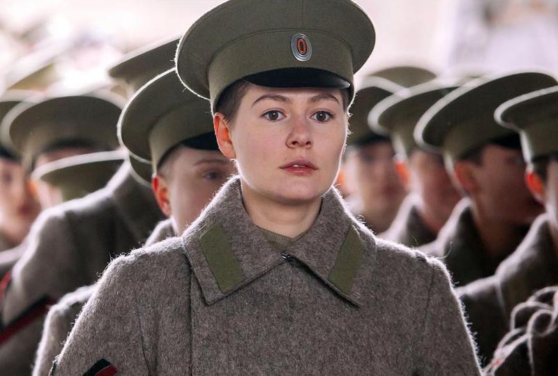 12 фильмов про сексуальных женщин в армии
