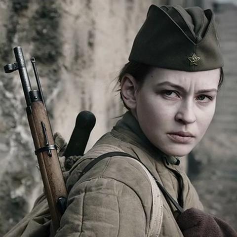 12 фильмов про сексуальных женщин в армии