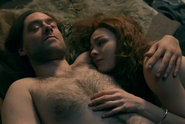 К каком эпизоде была сцена секса в сериале "Чужестранка"?