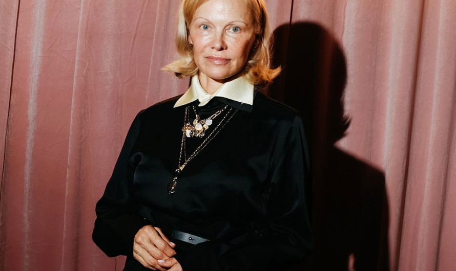 Как выглядит 58-летняя Памела Андерсон сейчас: звезда пришла на раут без косметики