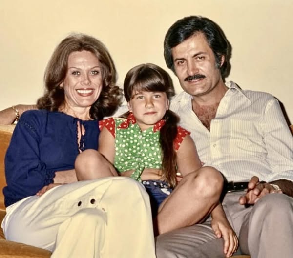 15 откровенных воспоминаний Дженнифер Энистон о своем отце