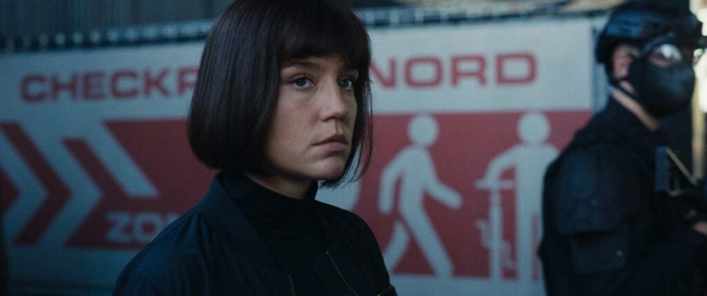 "Пёс 51" - фильм, где девушке поручили поймать хакера, а пришлось искать себя