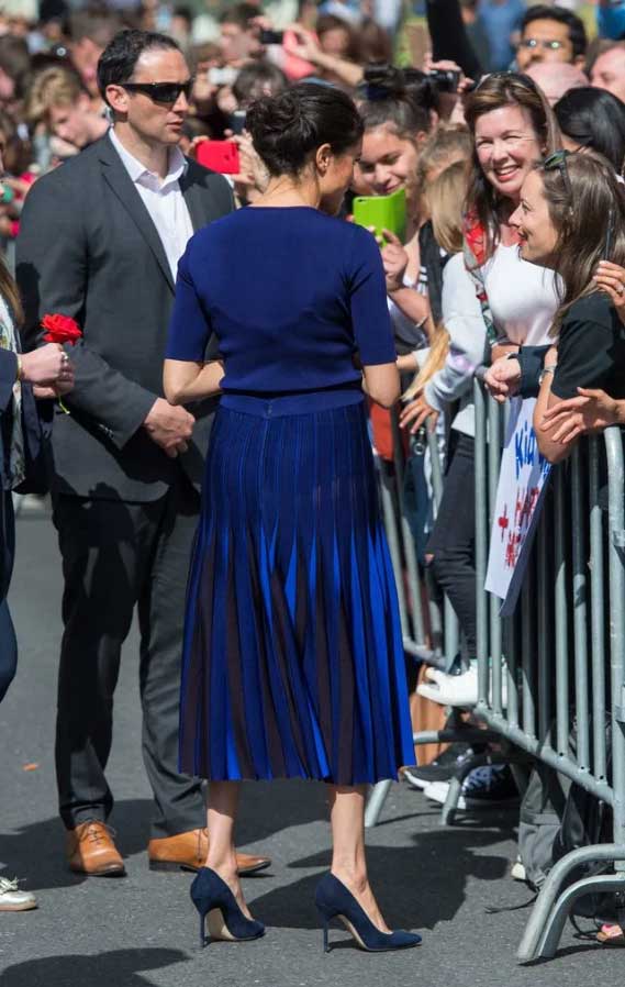 От Софи до Меган: королевские дамы в «голых» платьях