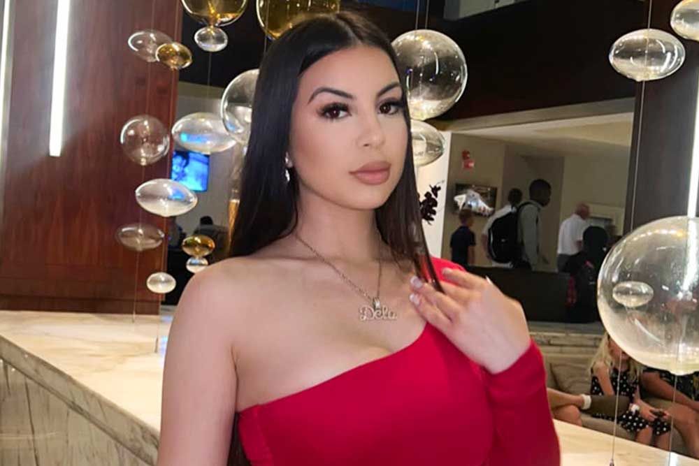 ТОП-30 фото молодой певицы Delarosa