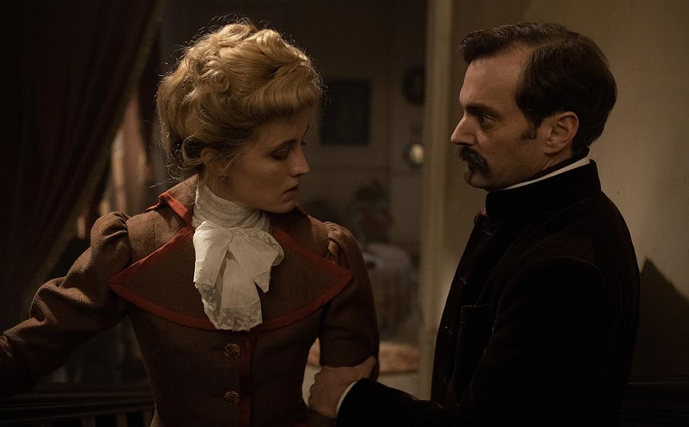 15 эротических сериалов, похожих на "Эйфорию"