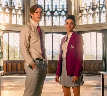 «Макстон‑холл» против «То лето, когда я похорошела»: битва романтических сериалов