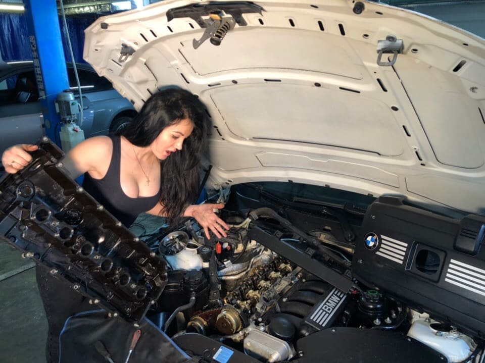 25 фото сексуальных блогерш с большой грудью