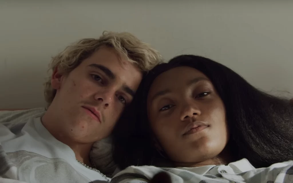 15 эротических сериалов, похожих на "Эйфорию"