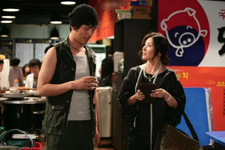 20 лучших фильмов про романы взрослых женщин с молодыми парнями