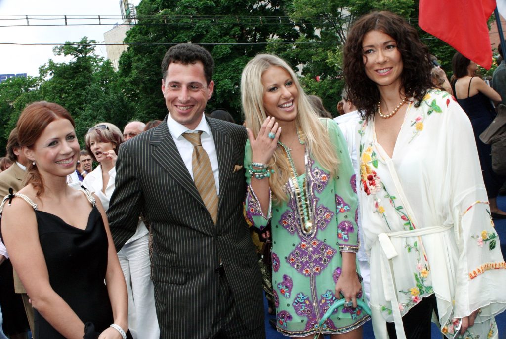 ТОП‑30 архивных фото Ксении Собчак - как она выглядела в молодости