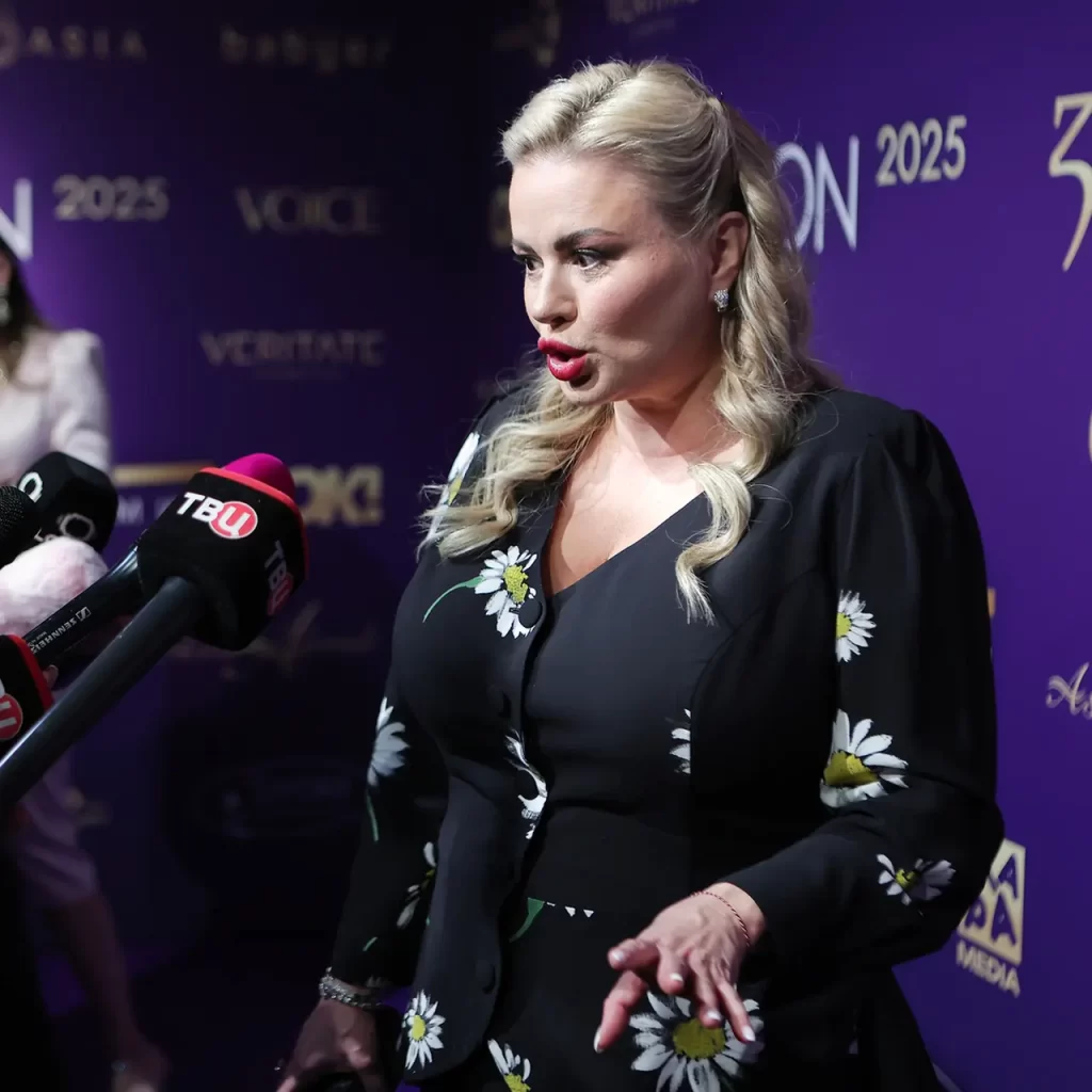 30 лучших фото Анны Семенович, которые взорвали соцсети в 2026 году