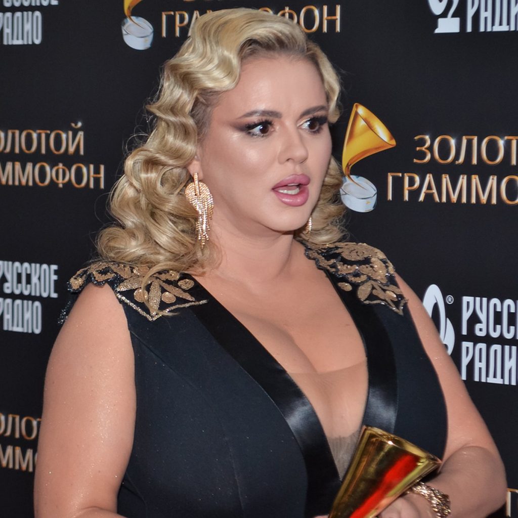 30 лучших фото Анны Семенович, которые взорвали соцсети в 2026 году