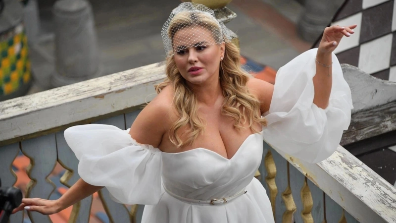 30 лучших фото Анны Семенович, которые взорвали соцсети в 2026 году