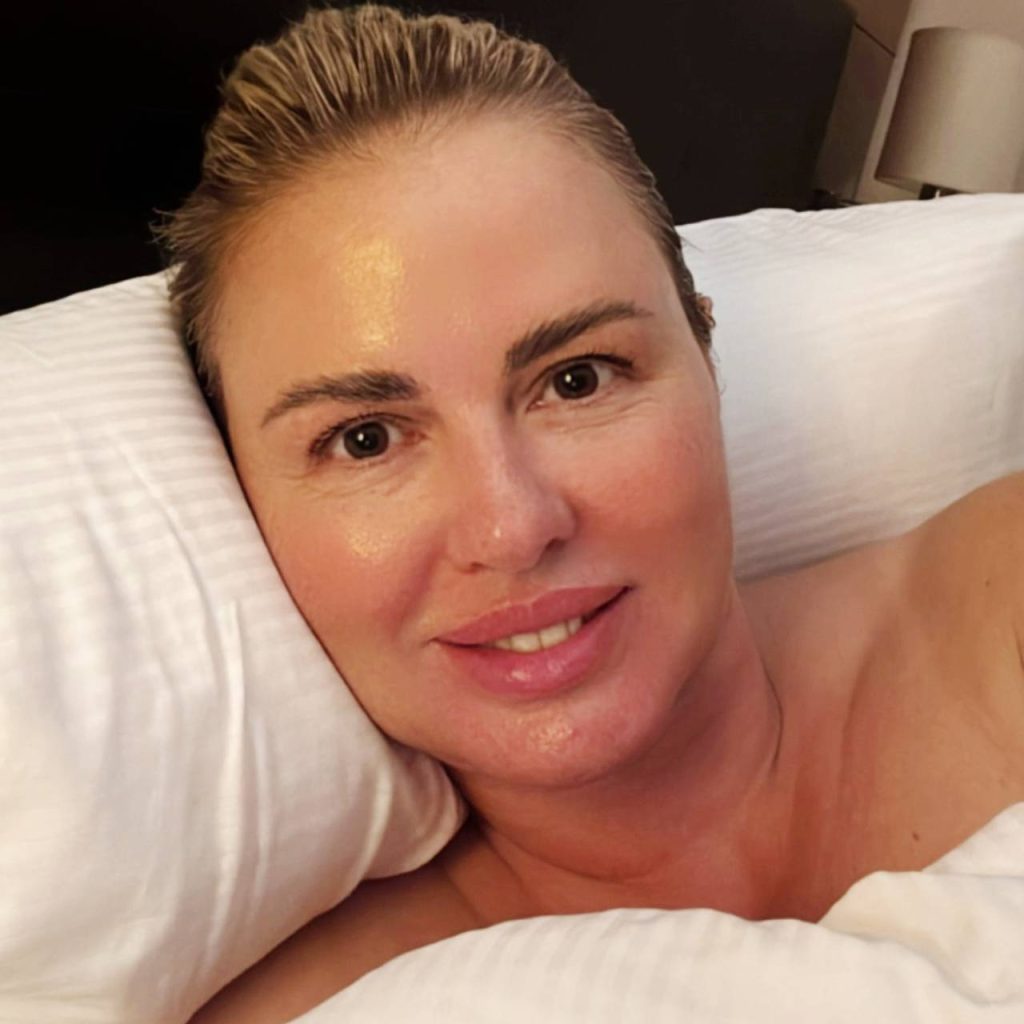 40 лучших фото Анны Семенович 2026 года, которые взорвали соцсети