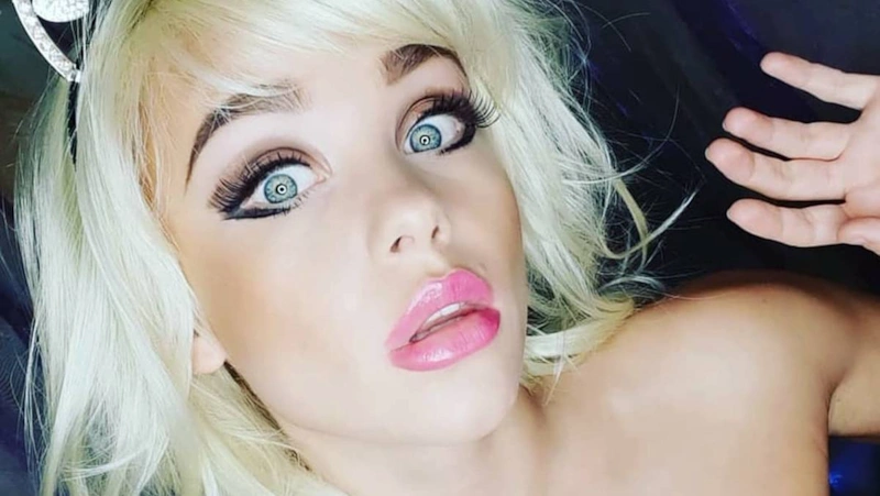 От стрип-клуба до Паттайи: 30 фото Юлии Реутовой