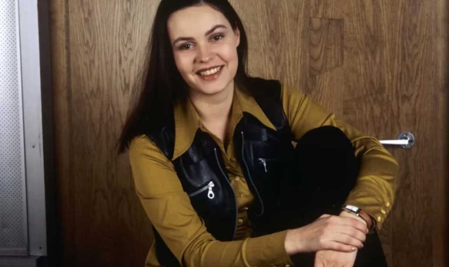 Екатерина Андреева в молодости: 20 архивных фото красивой ведущей