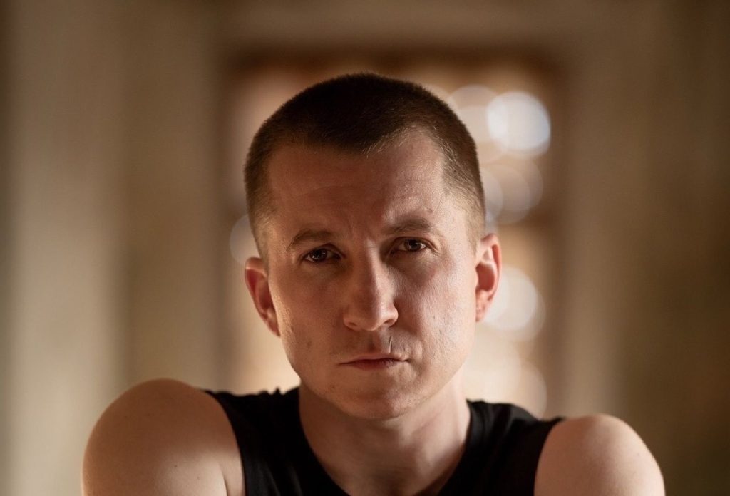 Дмитрий Шаракоис из «Интернов» просит донаты: что случилось с актёром в Лондоне?