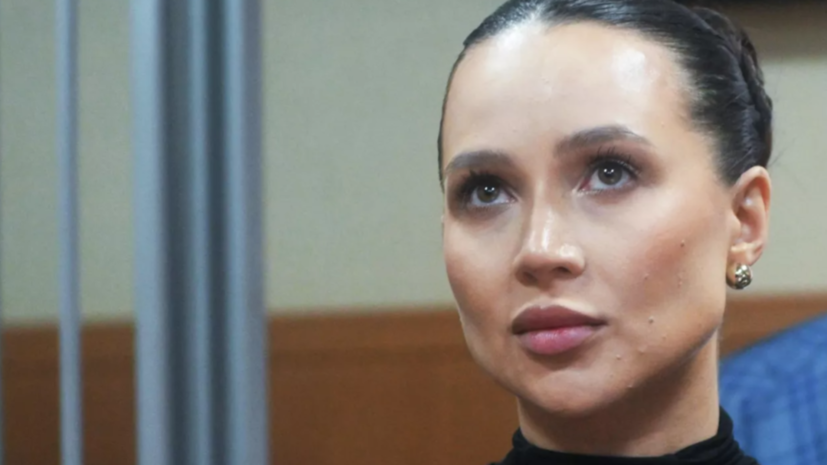 10 фото Лерчек: рак, ребенок и семейная драма