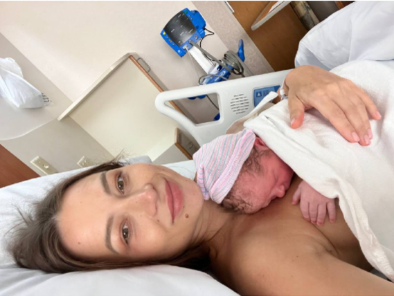 25 красивых фото Валерии Чекалиной с детьми