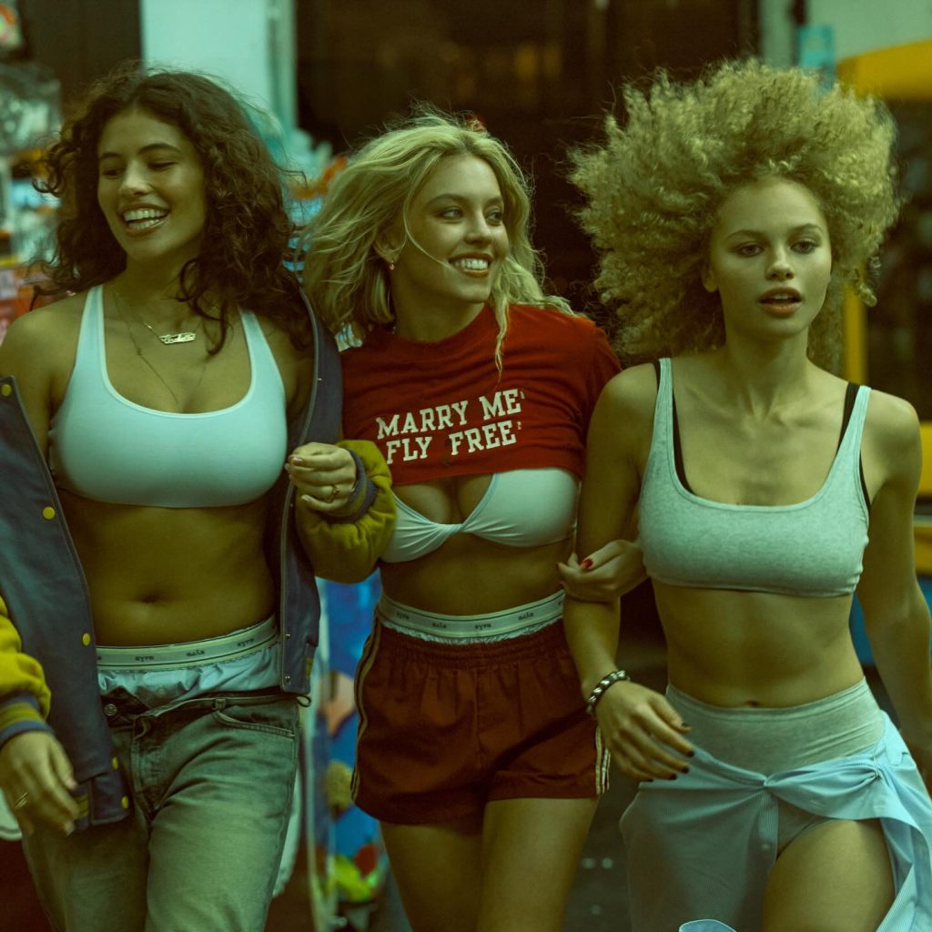 ТОП-20 фото Сидни Суини 2026 года: актриса против шаблонов