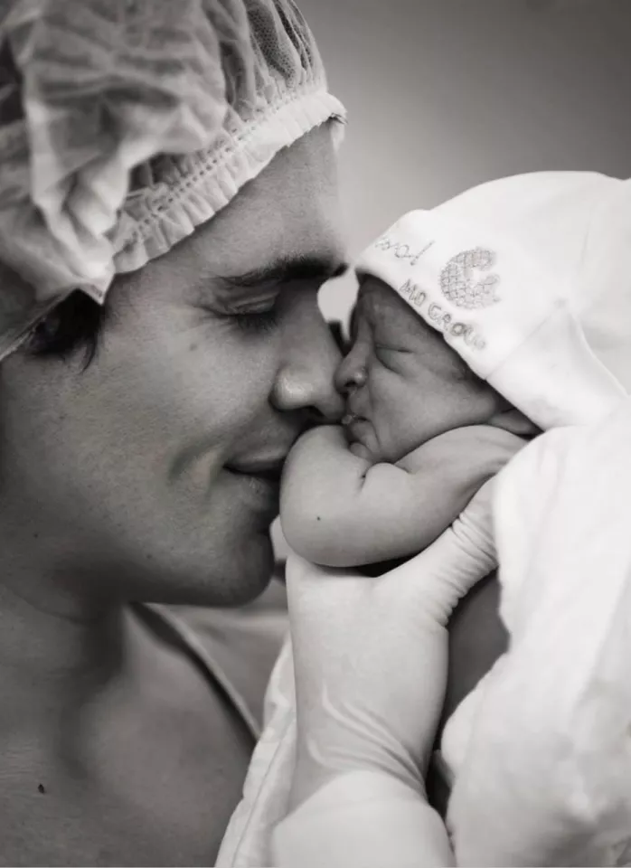 25 красивых фото Валерии Чекалиной с детьми