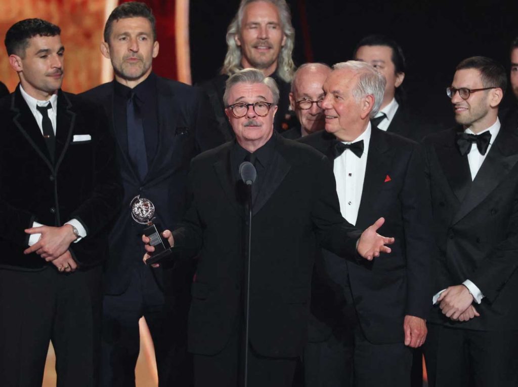 Tony Awards 2026: «Смерть коммивояжера» установил рекорд, а Лесли Мэнвилл и Джон Литгоу вошли в историю