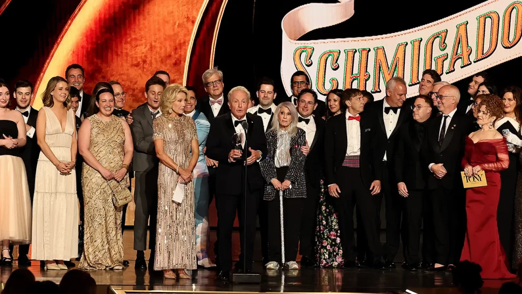 Tony Awards 2026: «Смерть коммивояжера» установил рекорд, а Лесли Мэнвилл и Джон Литгоу вошли в историю
