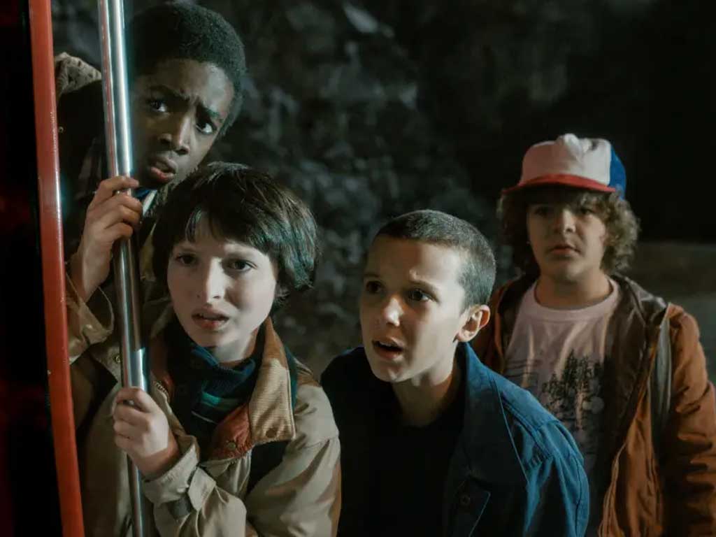 Какие сериалы похожи на «Очень странные дела»: 15 лучших проектов с мистикой, тайнами и атмосферой 80-х Какие сериалы похожи на «Очень странные дела»: 15 лучших проектов с мистикой, тайнами и атмосферой 80-х