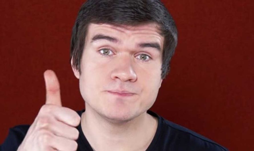 Почему «Одиссея» 2026 провалилась даже по мнению BadComedian? (Разбор сцен)